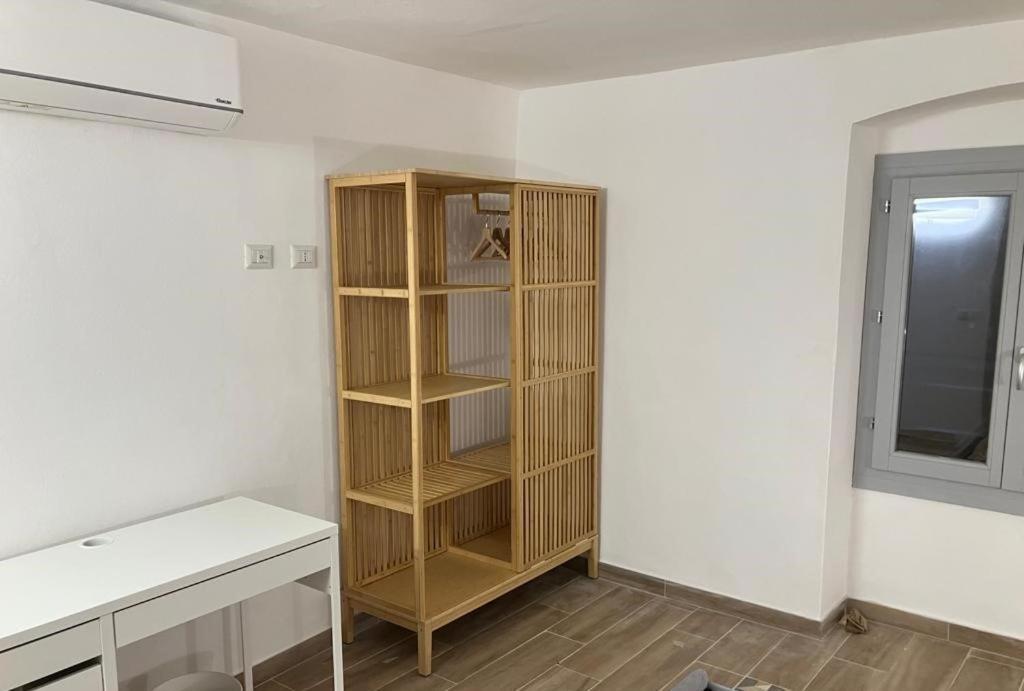 카스텔사르도 Residenza Nel Borgo L'Appusentu B&B 외부 사진