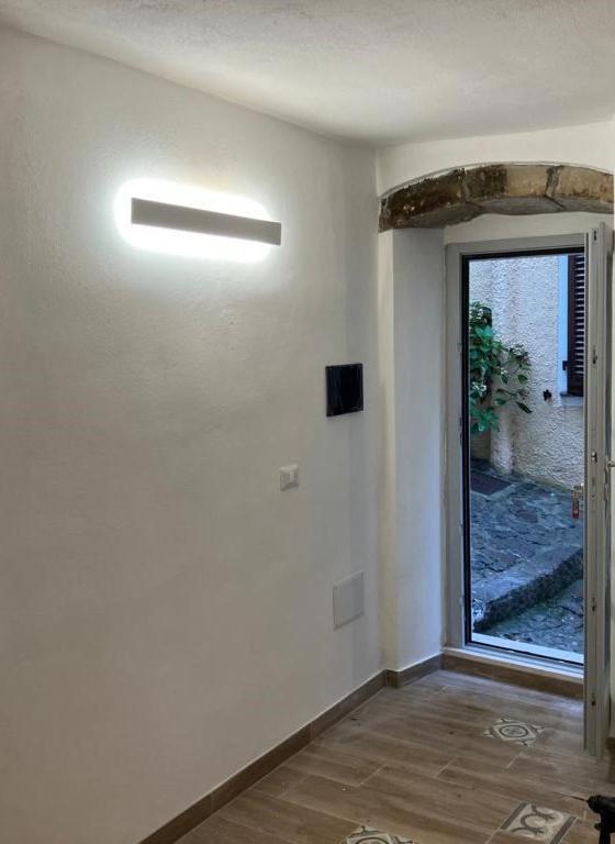 카스텔사르도 Residenza Nel Borgo L'Appusentu B&B 외부 사진