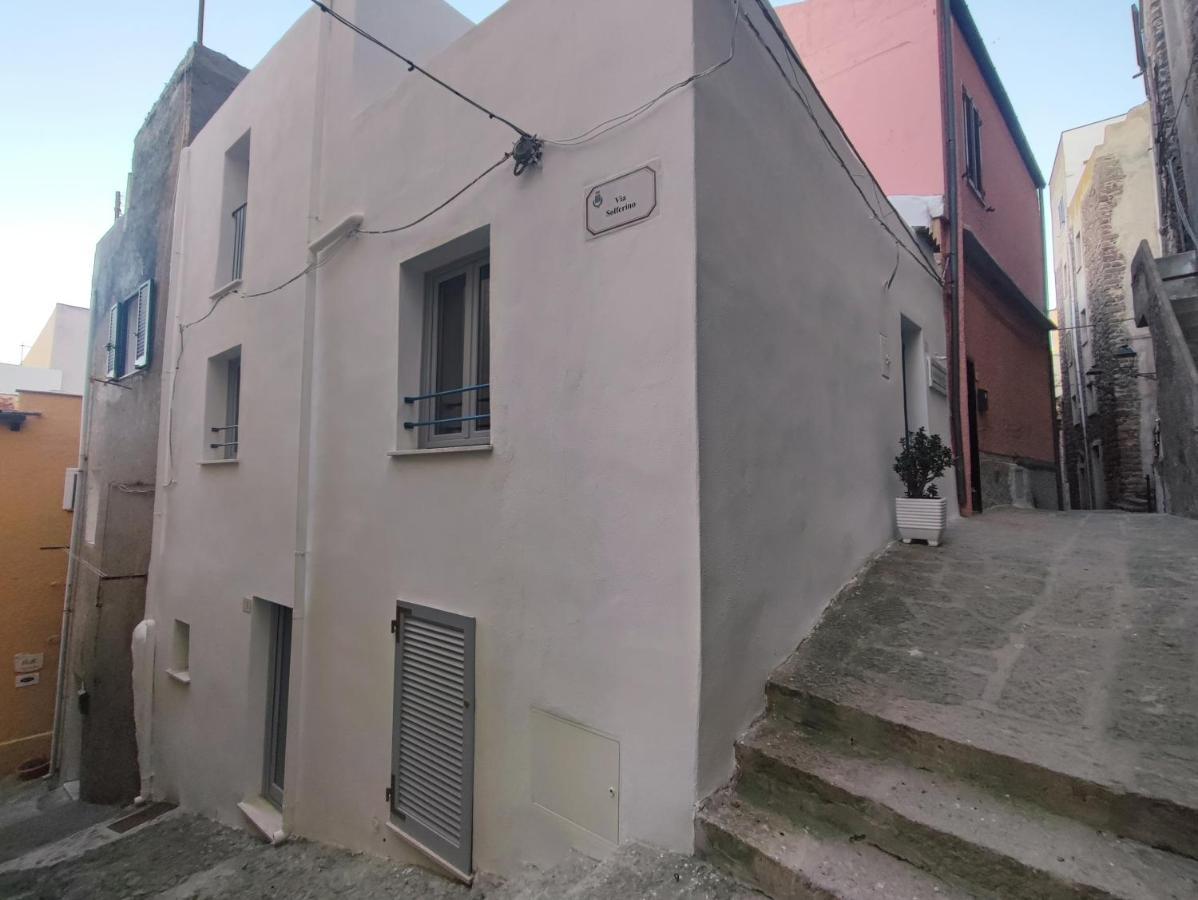 카스텔사르도 Residenza Nel Borgo L'Appusentu B&B 외부 사진