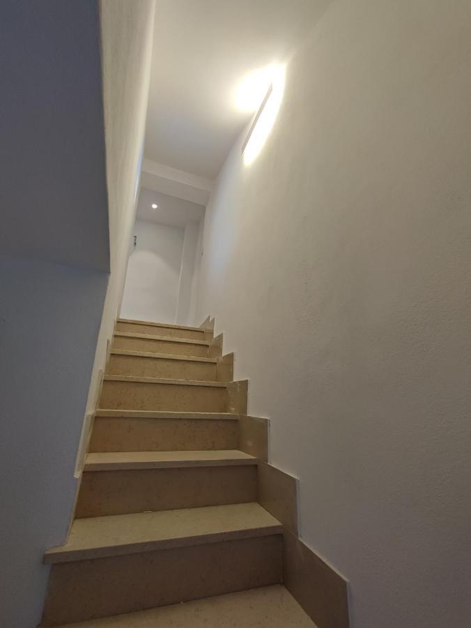 카스텔사르도 Residenza Nel Borgo L'Appusentu B&B 외부 사진