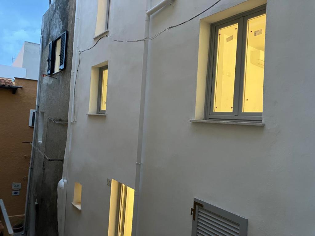 카스텔사르도 Residenza Nel Borgo L'Appusentu B&B 외부 사진